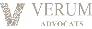 Logotipo para Verum Advocats con una gran V estilizada formada por hojas a la izquierda y las palabras VERUM ADVOCATS en mayúsculas a la derecha. La combinación de colores es beige y gris. Logotipo para Verum Advocats con una gran V estilizada formada por hojas a la izquierda y las palabras VERUM ADVOCATS en mayúsculas a la derecha. La combinación de colores es beige y gris.